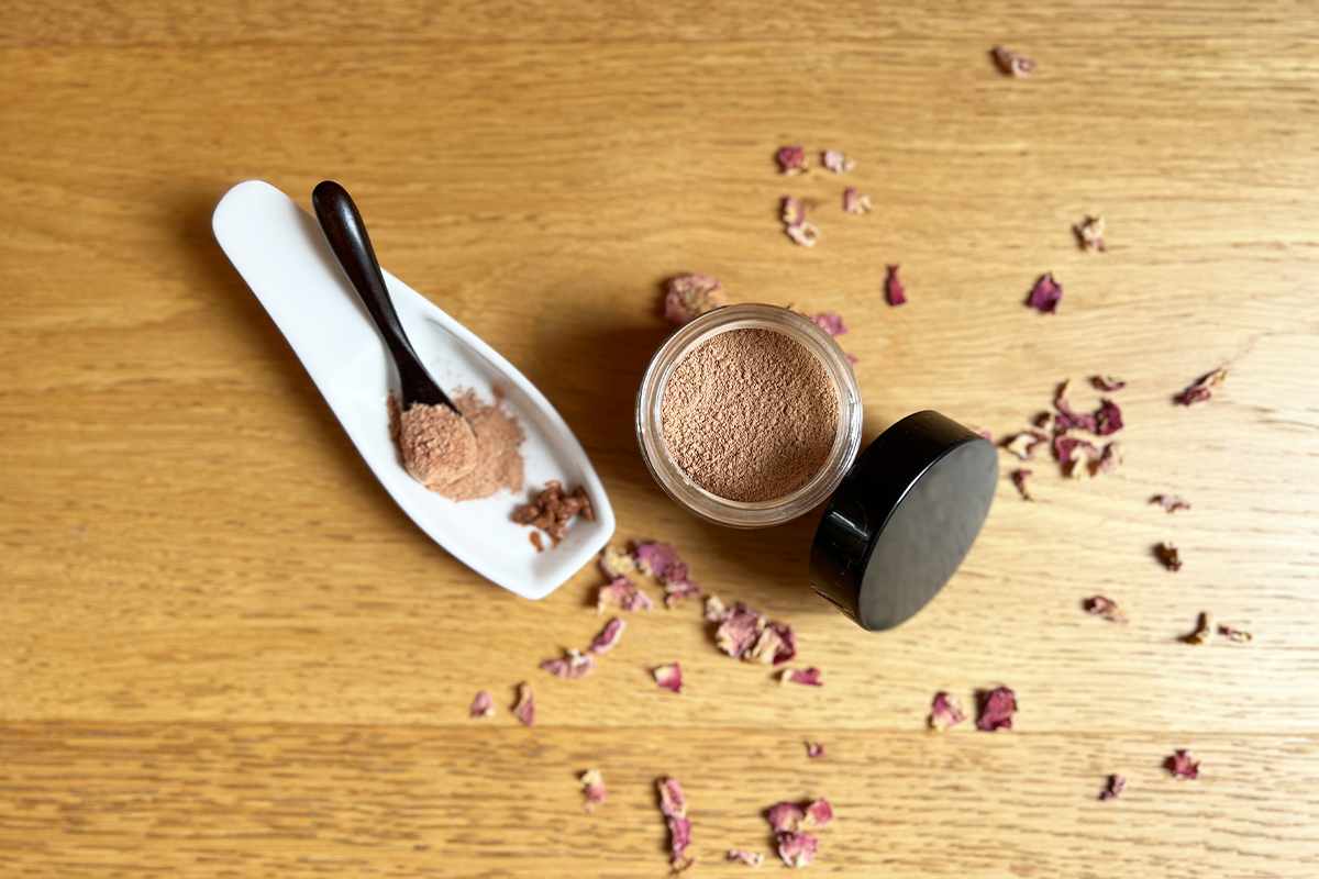 Kōkōwai | Red clay mask